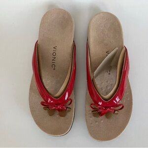 Vionic Bella Toe Post Red Patent Sandal Women's size 9-NEW!!